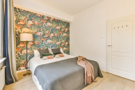 Papier peint tête de lit pour une chambre stylée